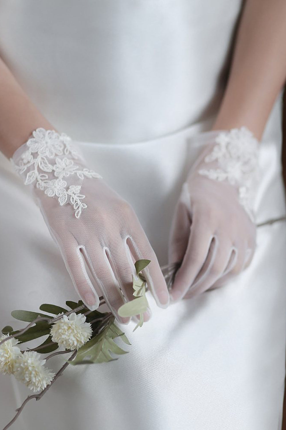 Cropped Lace Wedding Gloves