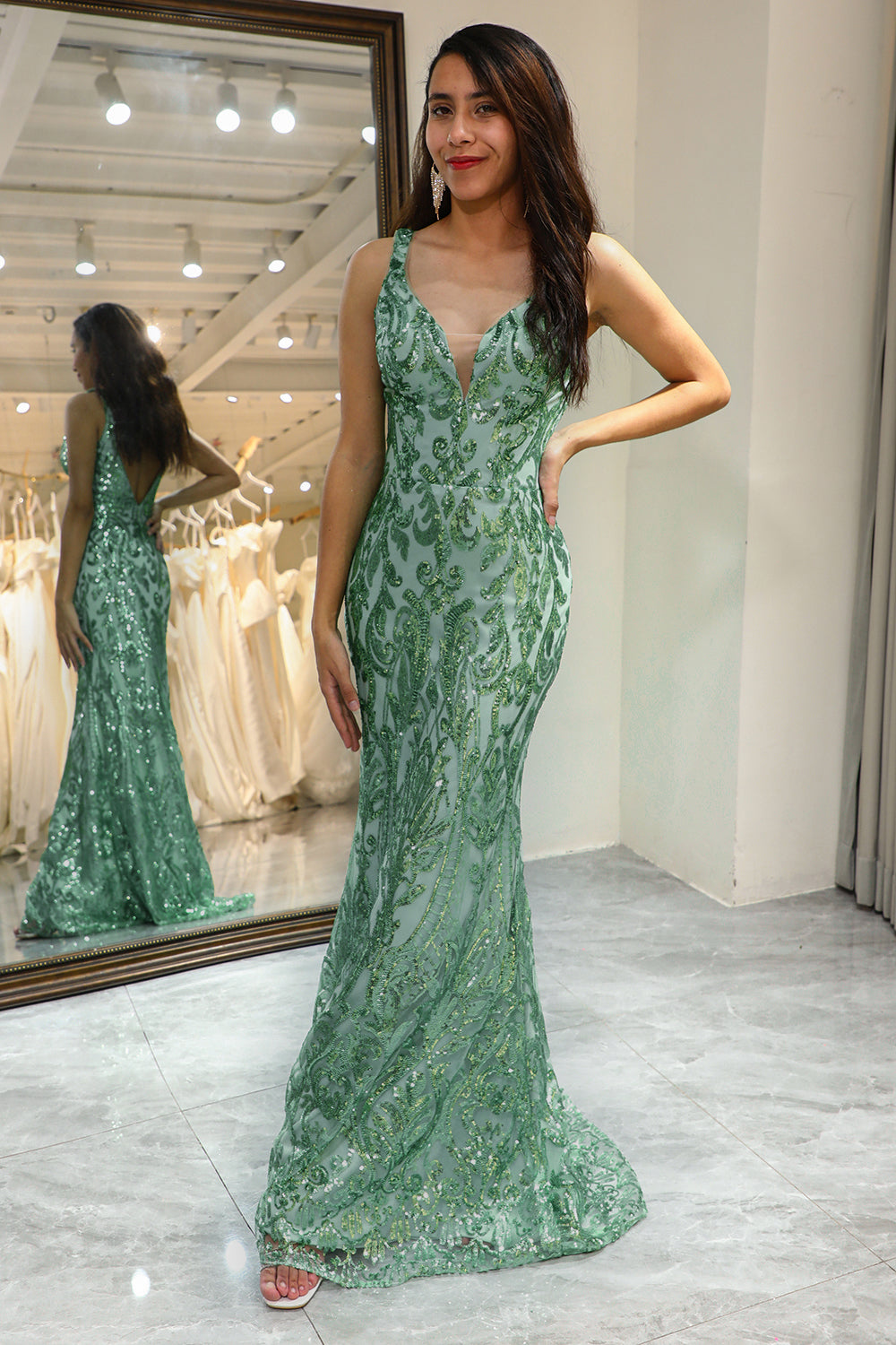 Glitter Green Mermaid V-Neck Long Prom Dress with Appliques