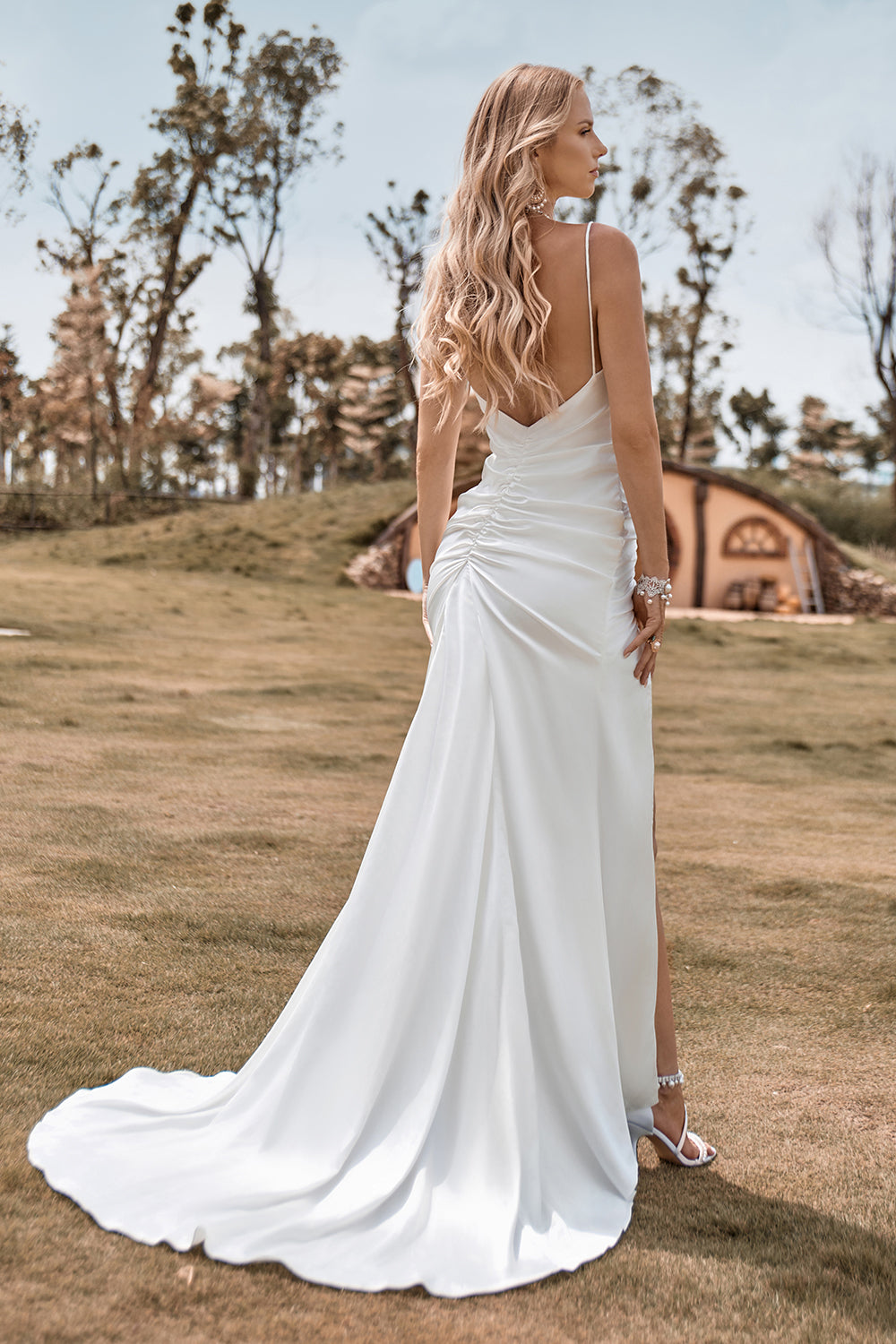 Trumpet/Mermaid Spaghetti Straps V-Neck Sweep Train Wedding Dress