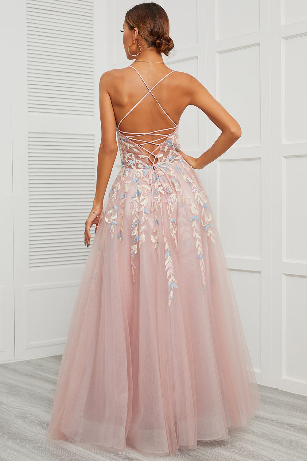 Pink A-Line Spaghetti Straps Tulle Prom Dress with Appliques