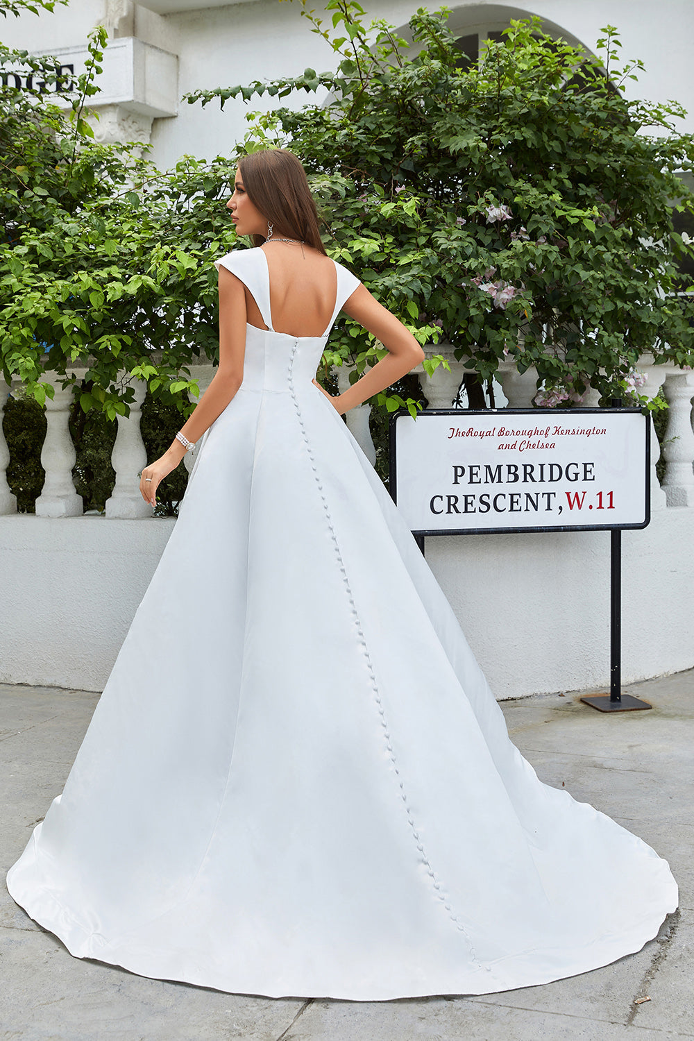 Ball-Gown/Princess Sweetheart Court Train Satin Wedding Dress